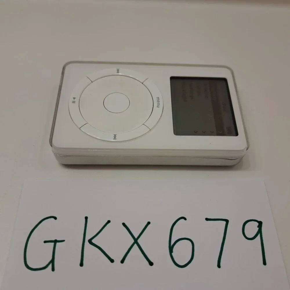 Apple iPod Classic 2nd Generation 10GB New Extended Battery + Original Charger